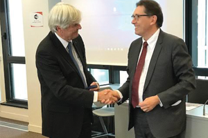 Remise de médaille à Jacques Singer